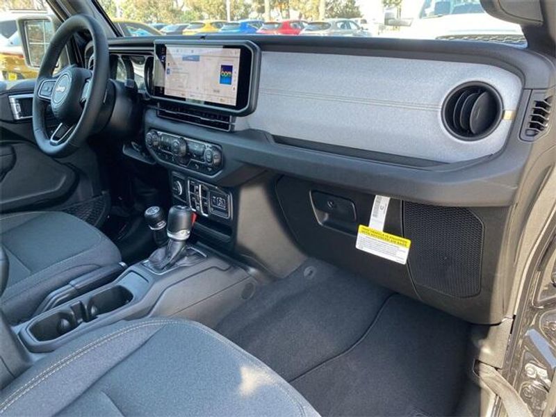 2025 Jeep Wrangler 4-door Sport SImage 13