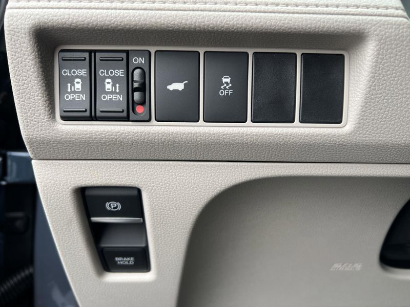 2025 Honda Odyssey EX-LImage 13