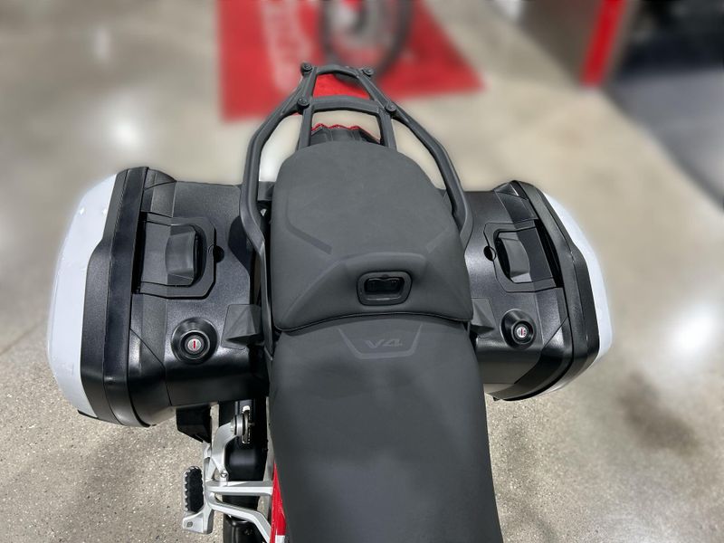 New 2024 Ducati MULTISTRADA V4 S TRAVEL & RADAR SPOKED WHEELS - DEMO Image 17