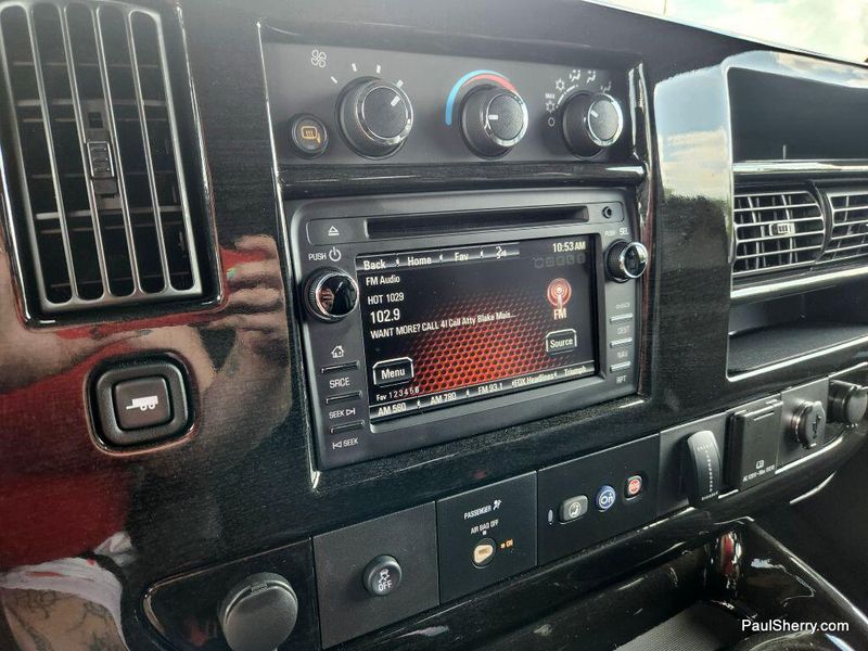 2017 GMC Savana 2500 Image 43