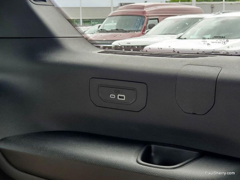 2025 Jeep Grand Cherokee L Limited 4x4Image 52