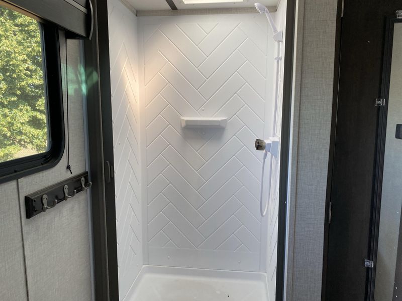 Used 2021 CROSSROADS RV CRUISER AIRE 27RBS Image 11