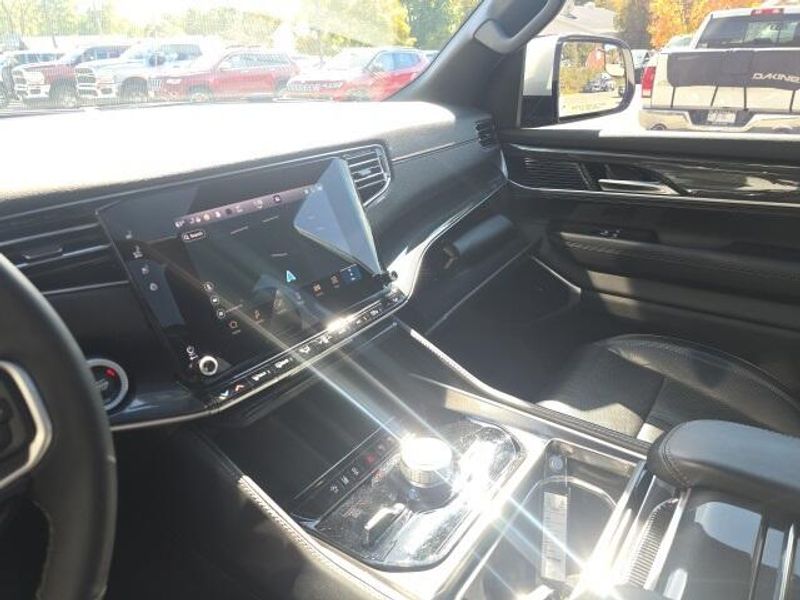 2022 Jeep Wagoneer Series I photo 24