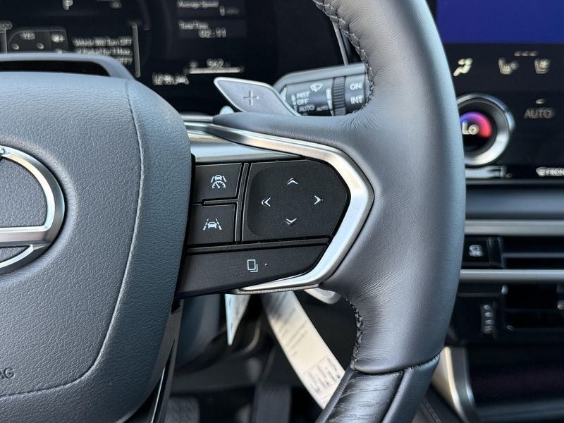 New 2026 Lexus RX 450h+ LuxuryImage 22