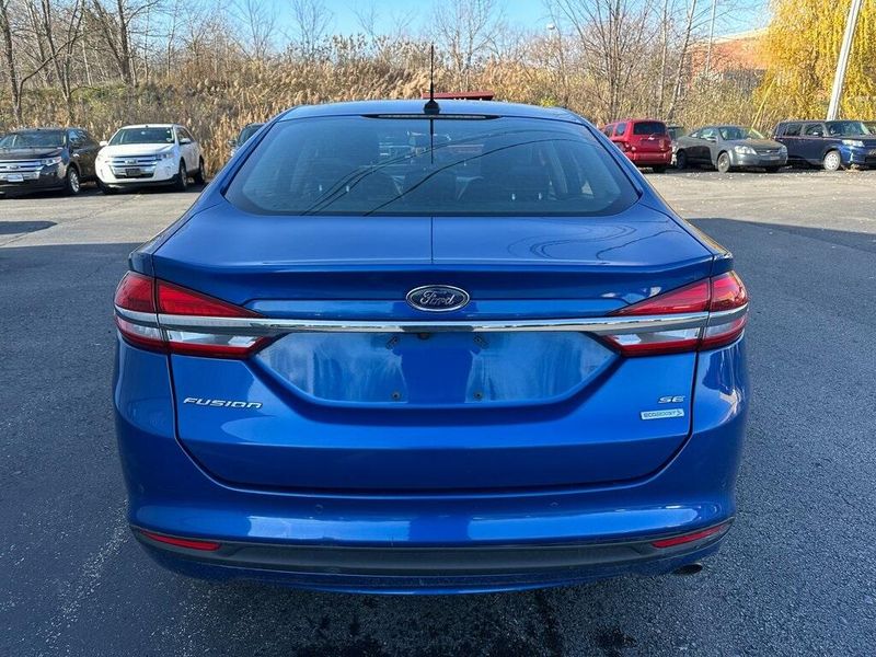 2018 Ford Fusion SEImage 14