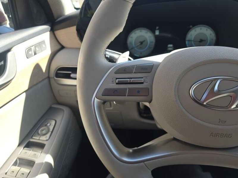 2024 Hyundai Palisade Limited photo 13