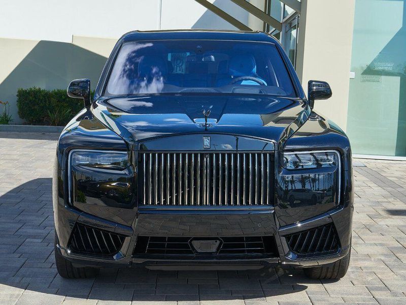 New 2026 Rolls-Royce Cullinan Black BadgeImage 6