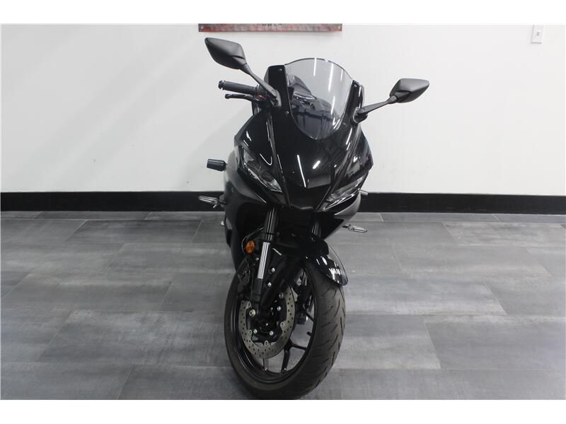 2017 Yamaha R3 Image 2