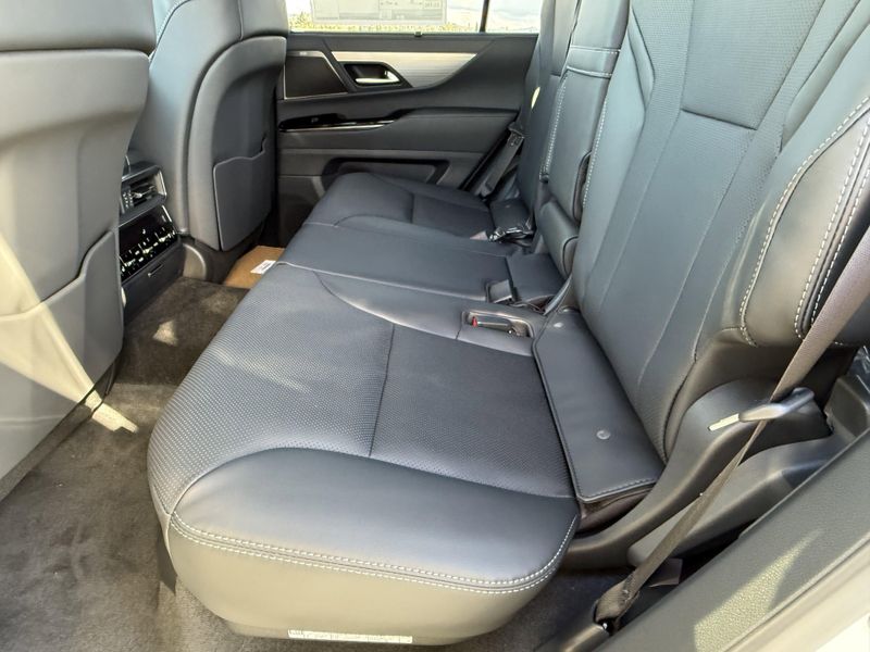 New 2026 Lexus LX 700h F SPORT HandlingImage 27