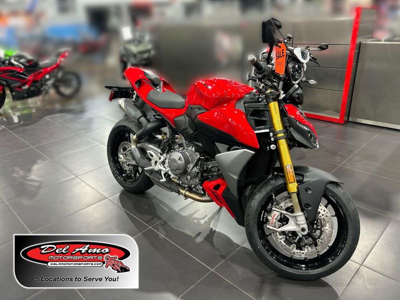 New 2025 Ducati PANIGALE V2 S 896 Image 1