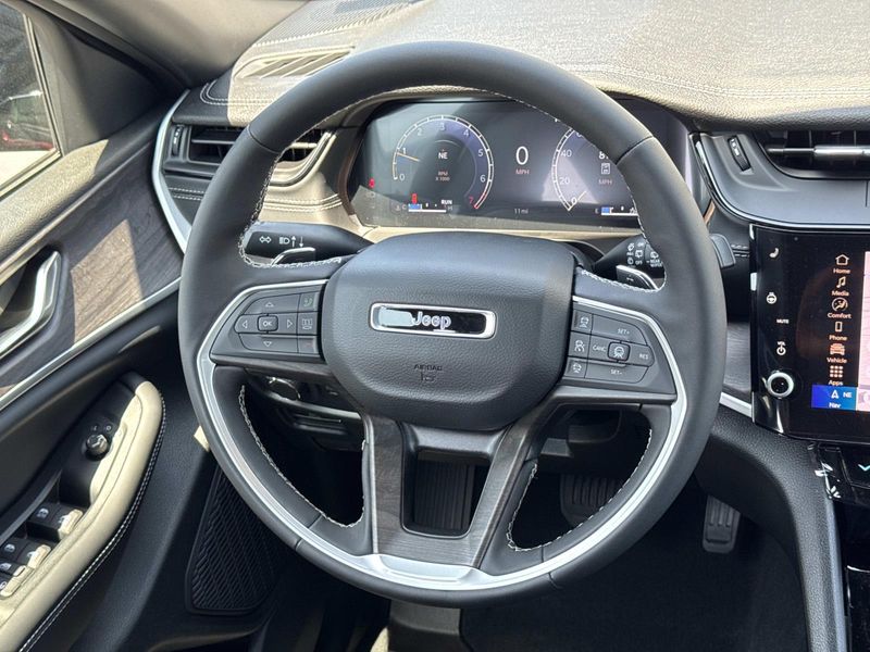 New 2026 Jeep Grand Cherokee L Laredo Altitude 4x2