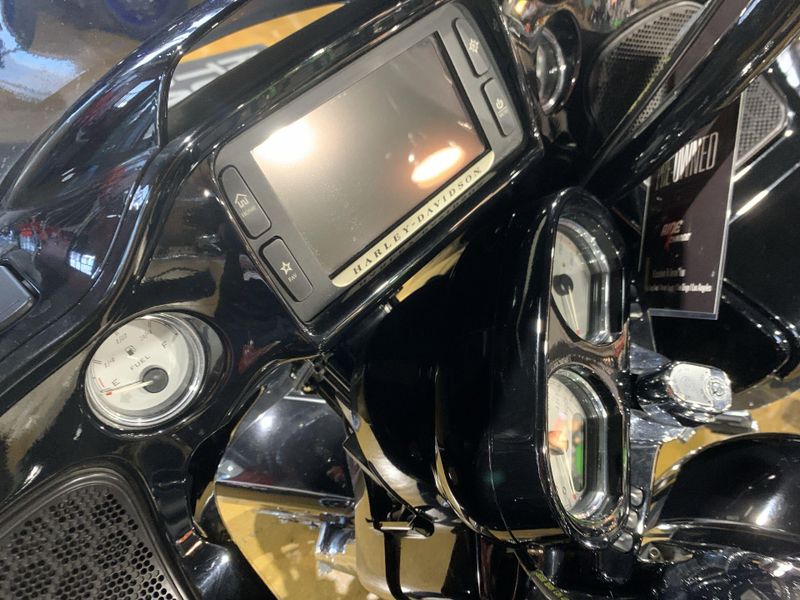 Used 2015 Harley-Davidson ROAD GLIDE SPECIAL Image 25