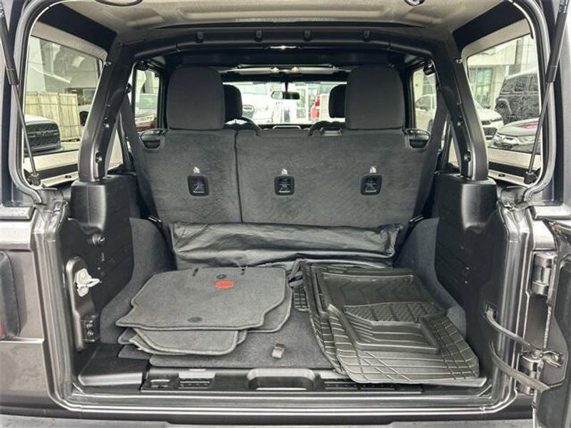 Used 2022 Jeep Wrangler Unlimited Sport AltitudeImage 15