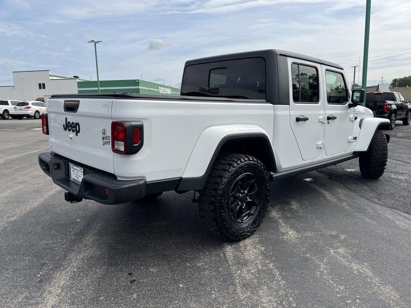 2021 Jeep Gladiator Willys photo 6