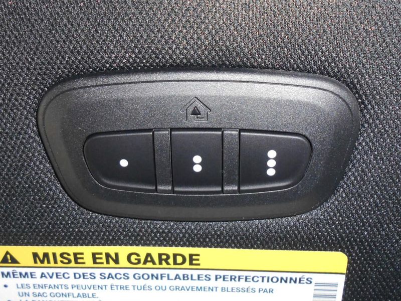 2025 Chrysler Pacifica SelectImage 14