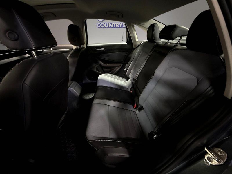 Used 2025 Volkswagen Jetta SE w/SunroofImage 26