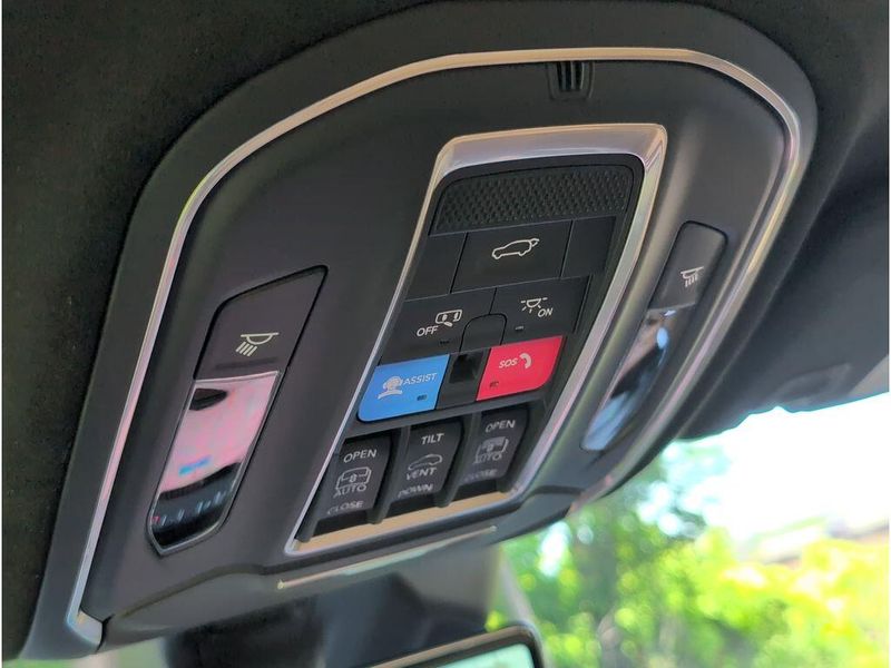 New 2026 Jeep Grand Cherokee Summit 4x4Image 31