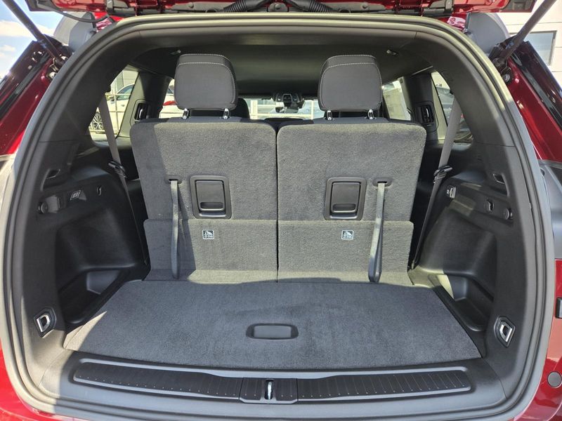 New 2026 Jeep Grand Cherokee L Laredo 4x2