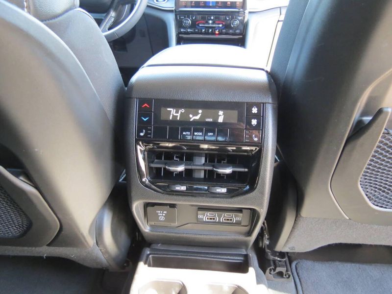 Used 2023 Jeep Grand Cherokee L Limited 4x4 4dr SUVImage 20