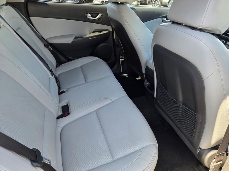 Used 2022 Hyundai Kona Limited DCT FWD
