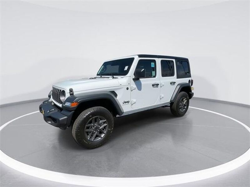 2025 Jeep Wrangler Unlimited Sport S photo 4