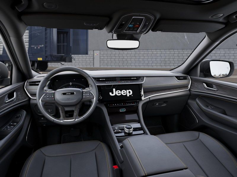 New 2026 Jeep Grand Cherokee L 85th Anniversary Edition 4x4Image 8