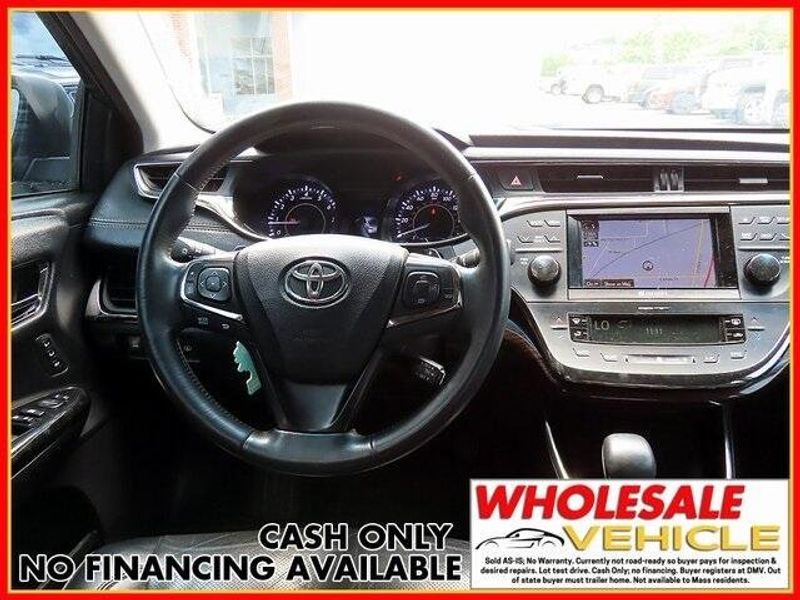2014 Toyota Avalon LimitedImage 11