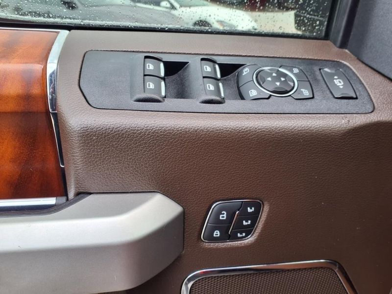 2021 Ford F-350SD King RanchImage 16