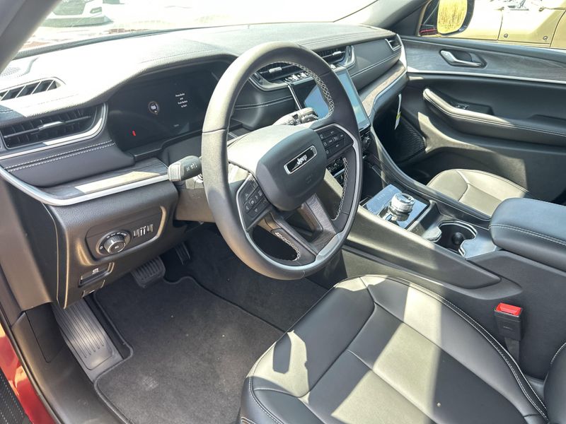 New 2025 Jeep Grand Cherokee L Limited 4x4Image 20