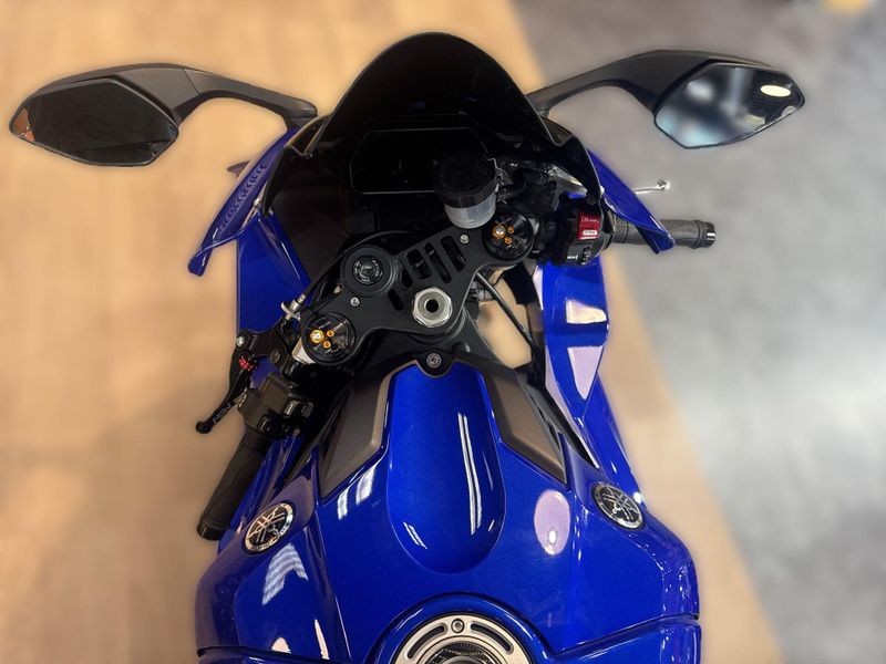 Used 2023 Yamaha YZF-R1 CA Image 14
