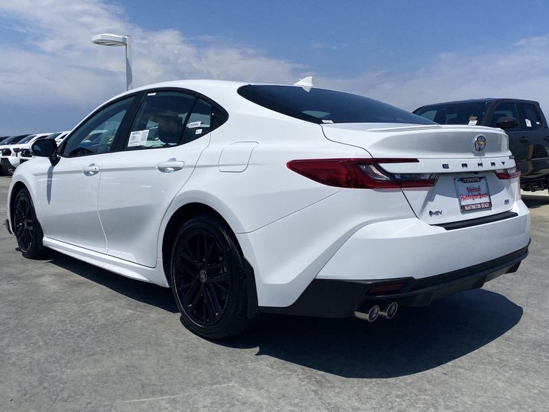 New 2025 Toyota Camry SEImage 5