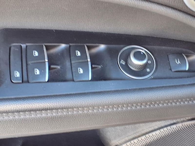 Used 2024 Alfa Romeo Stelvio TiImage 18