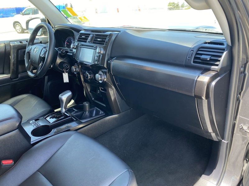 2019 Toyota 4Runner TRD Off-Road PremiumImage 11