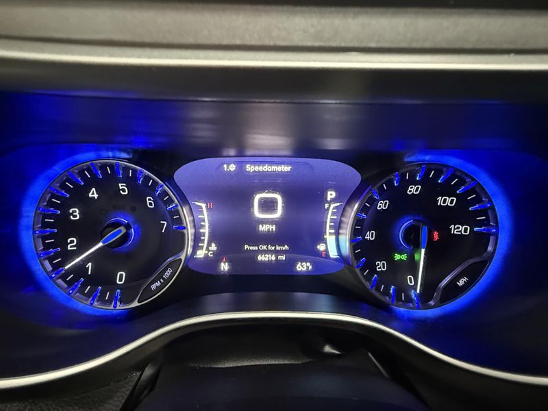 Used 2022 Chrysler Pacifica Touring LImage 26