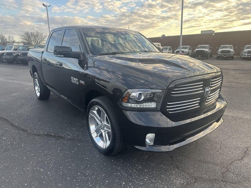 2016 RAM 1500 SportImage 3