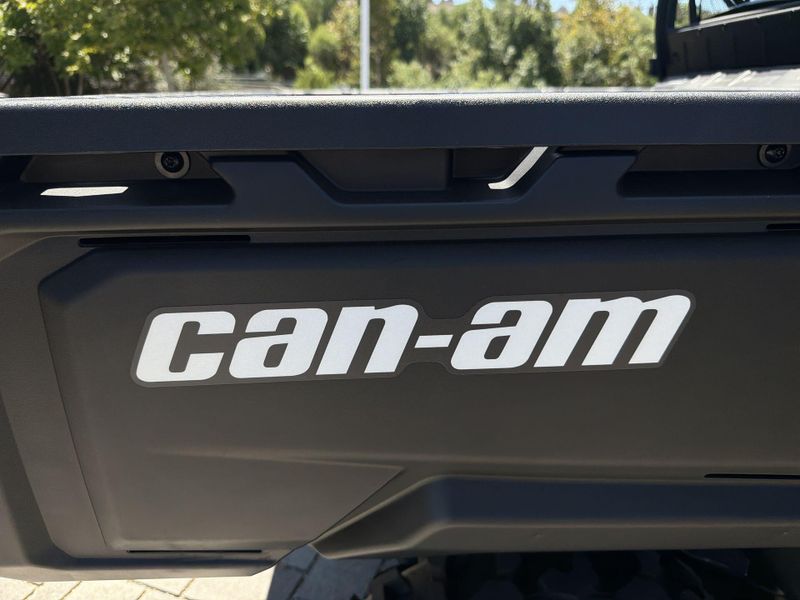 New 2026 Can-Am DEFENDER DPS HD9 Image 26