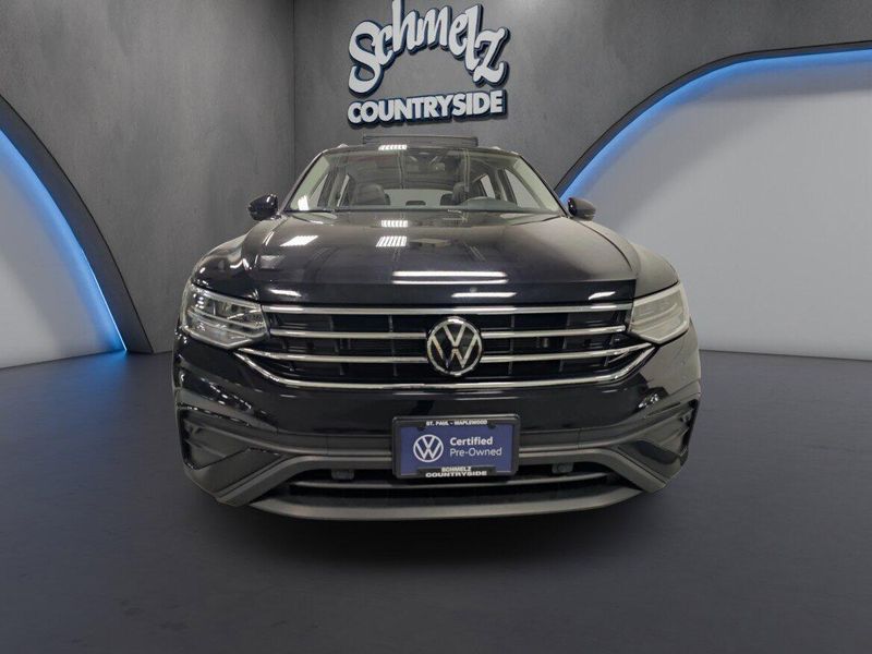 Used 2022 Volkswagen Tiguan SE AWD w/SunroofImage 3