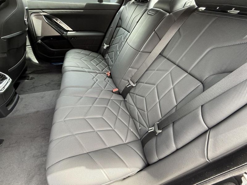 2025 BMW i7 eDrive50Image 27