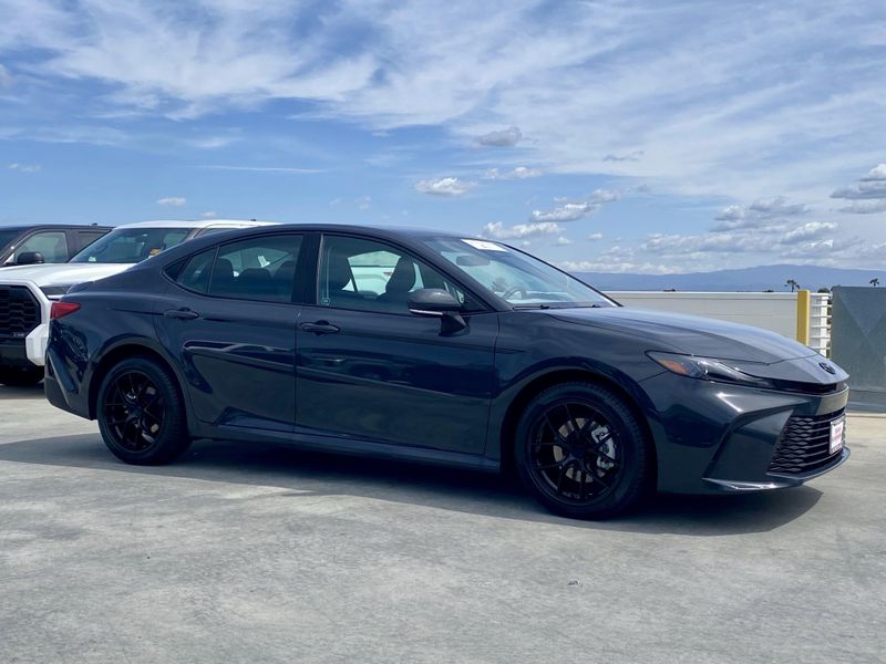 2025 Toyota Camry LEImage 11