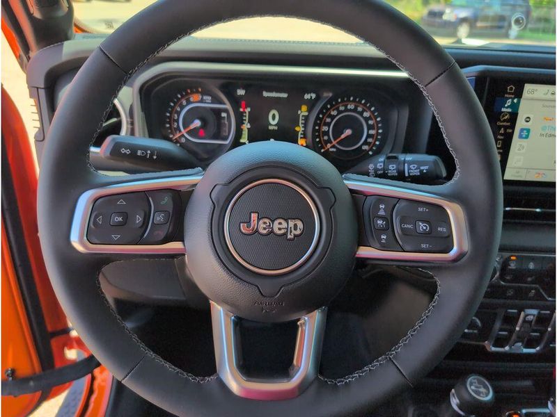 New 2026 Jeep Wrangler 4-door SaharaImage 23