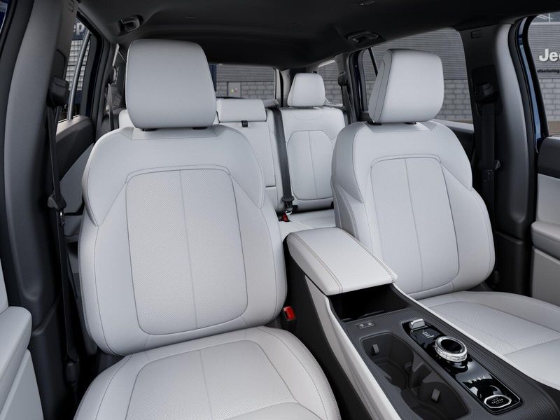 New 2027 Jeep Cherokee Limited 4x4Image 9