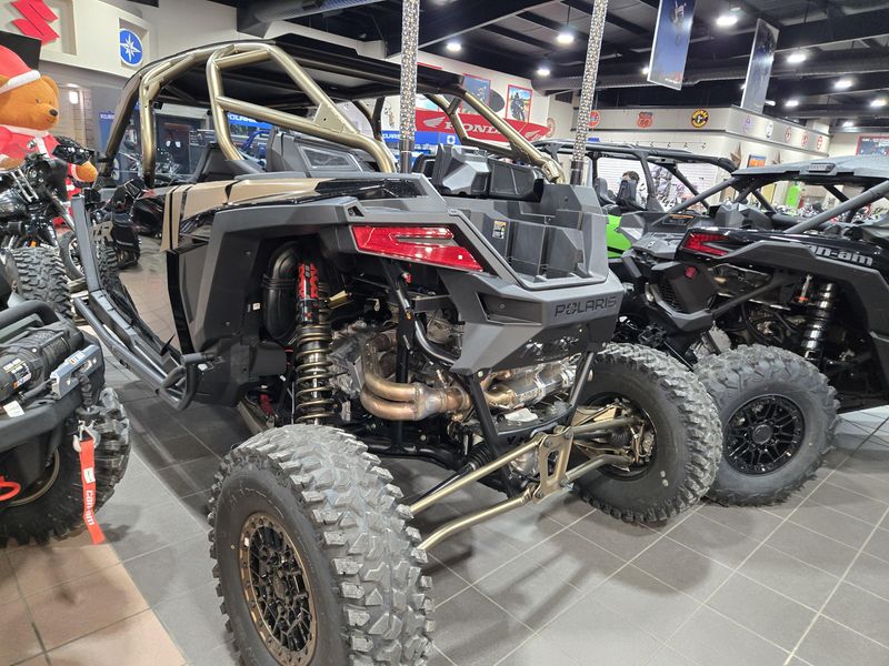 NEW 2025 POLARIS RZR PRO R 4 ULTIMATE Image 9