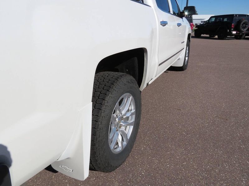 Used 2016 Chevrolet Silverado 1500 LTZ 4x4 4dr Crew Cab 5.8 ft. SBImage 9