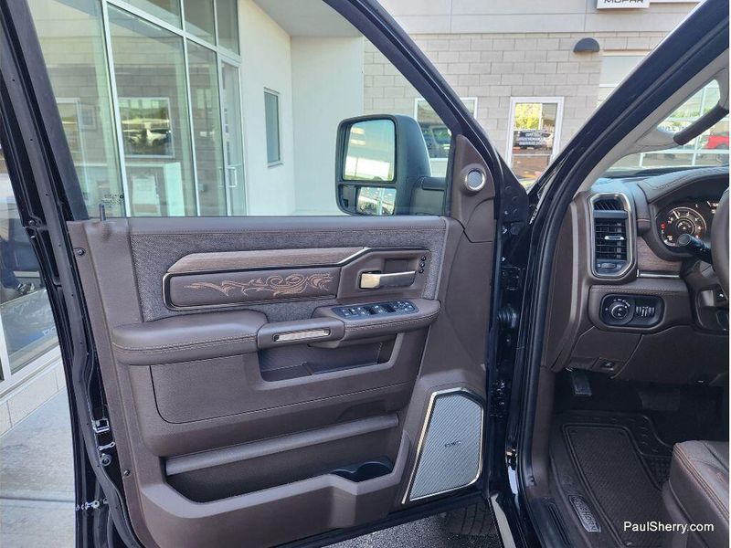New 2026 RAM 3500 Limited Longhorn Crew Cab 4x4 8' Box