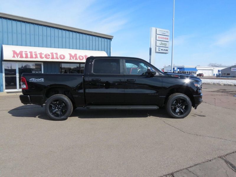 2023 RAM 1500 Big Horn Crew Cab 4x4 5