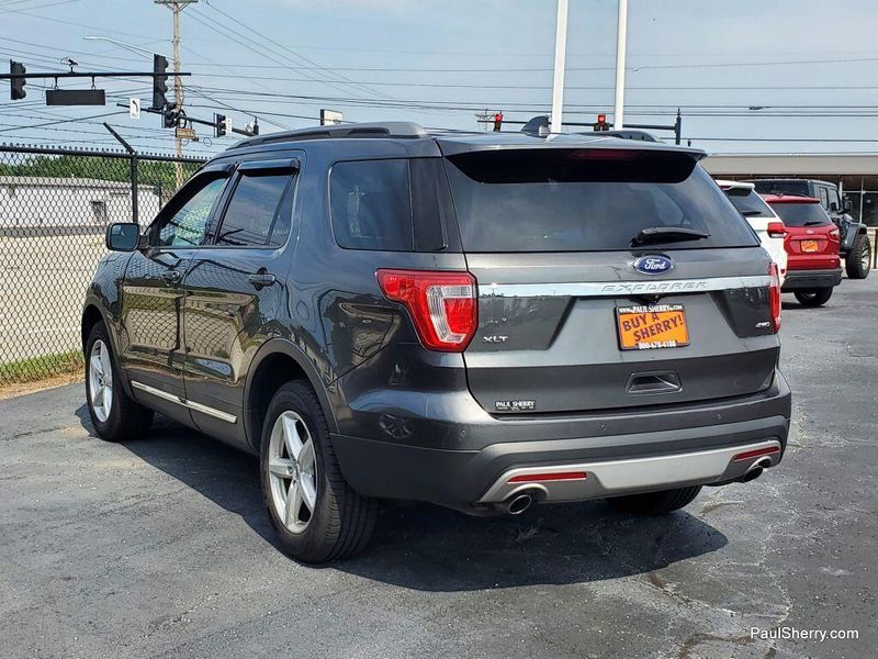 Used 2017 Ford Explorer XLTImage 13