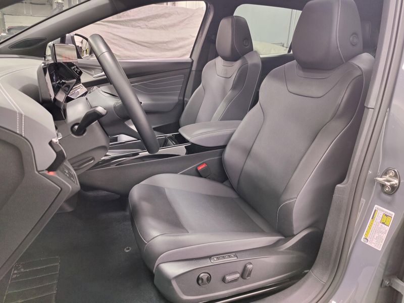 Used 2024 Volkswagen ID.4 S w/ Glass RoofImage 15