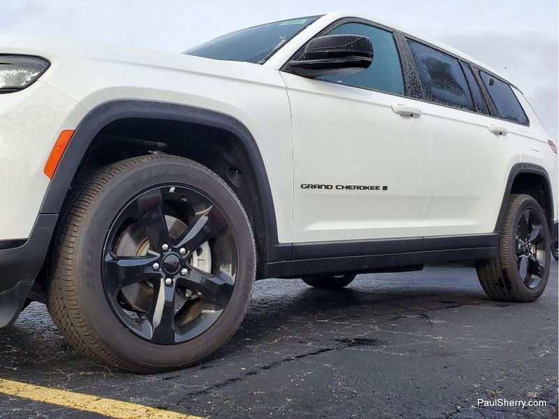 New 2025 Jeep Grand Cherokee L Altitude X 4x4