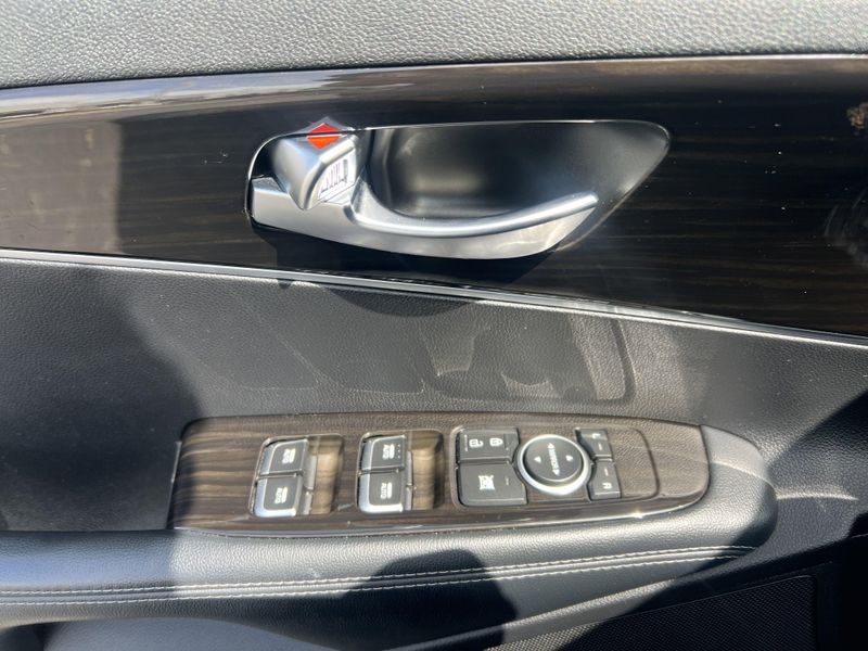2019 Kia Sorento LXImage 6