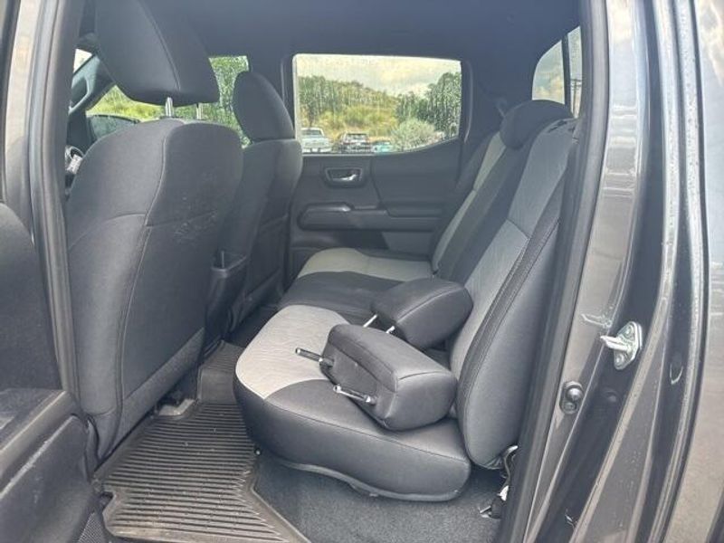 2021 Toyota Tacoma 4x4 SR photo 10